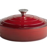 5 STARS-CASSERUOLA GHISA CM 28 CON COPERCHIO E 2 MANICI (INGOMBRO MAX CM 36) H 7, LT 3. ROSSO SI FORNO, NO MICROONDE, NO LAVASTOVIGLIE